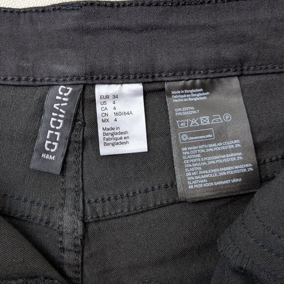 Divided High-Waisted Shorts - Picture 4 of 4